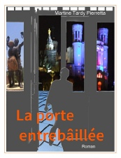 La Porte entrebaillée